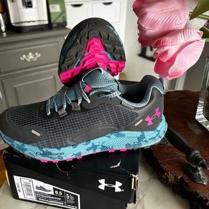Under Armour Charged Bandit Trl size 6.5 teal/pink